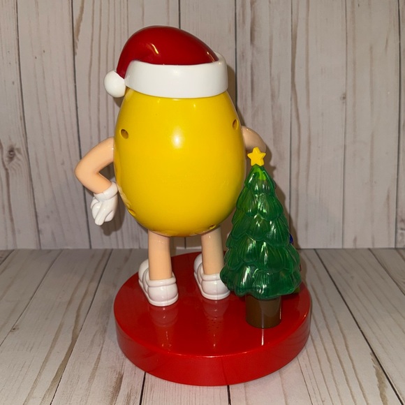 M&M man electronic candy dispenser - Picture 8 of 11